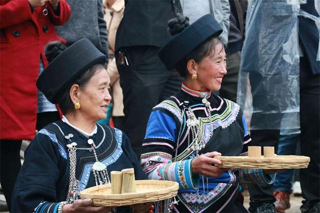 乐作舞  去红河做生活家｜开秧门、仰阿娜节、泼水节……带你体验红河民俗！